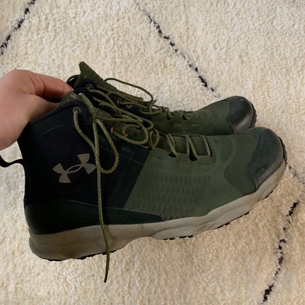under armor hiking boots